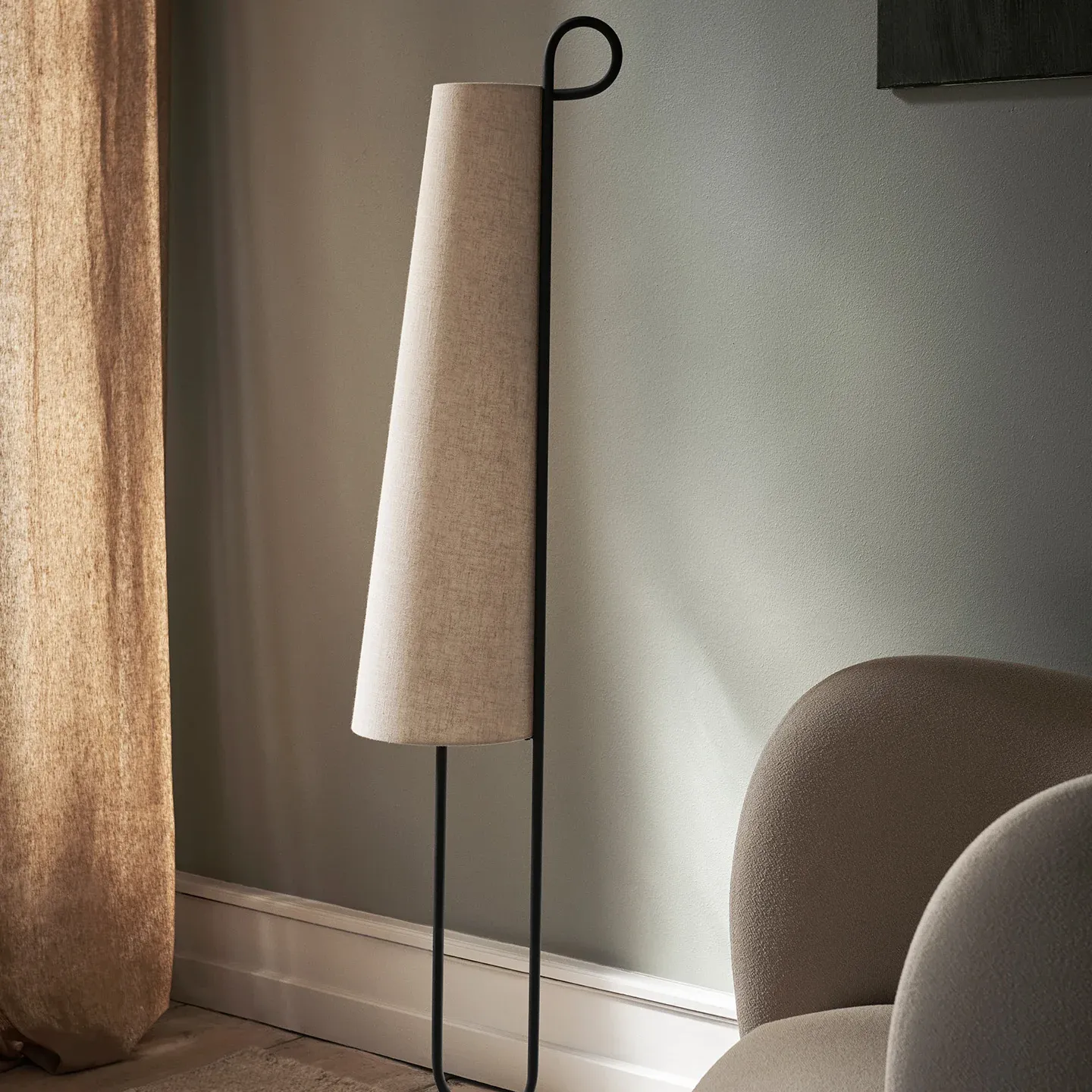 Ancora Floor Lamp