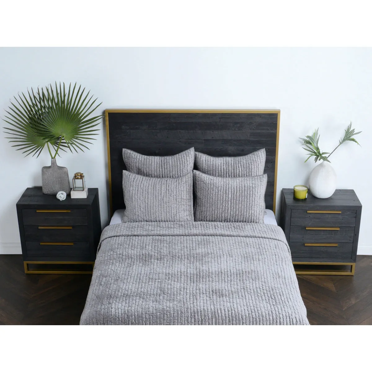 Bari Velvet Gray Quilt