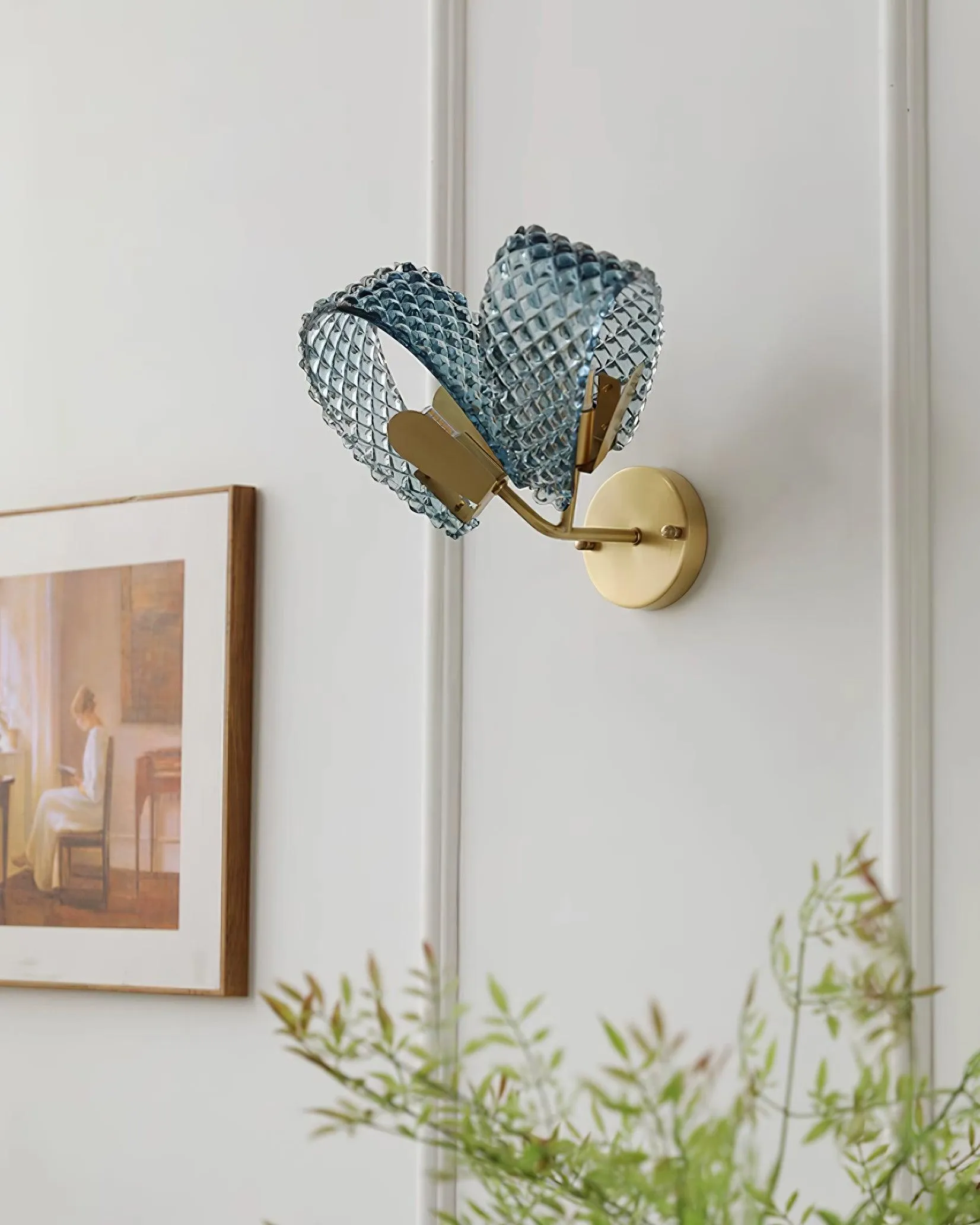 Blue Ribbon Wall Lamp