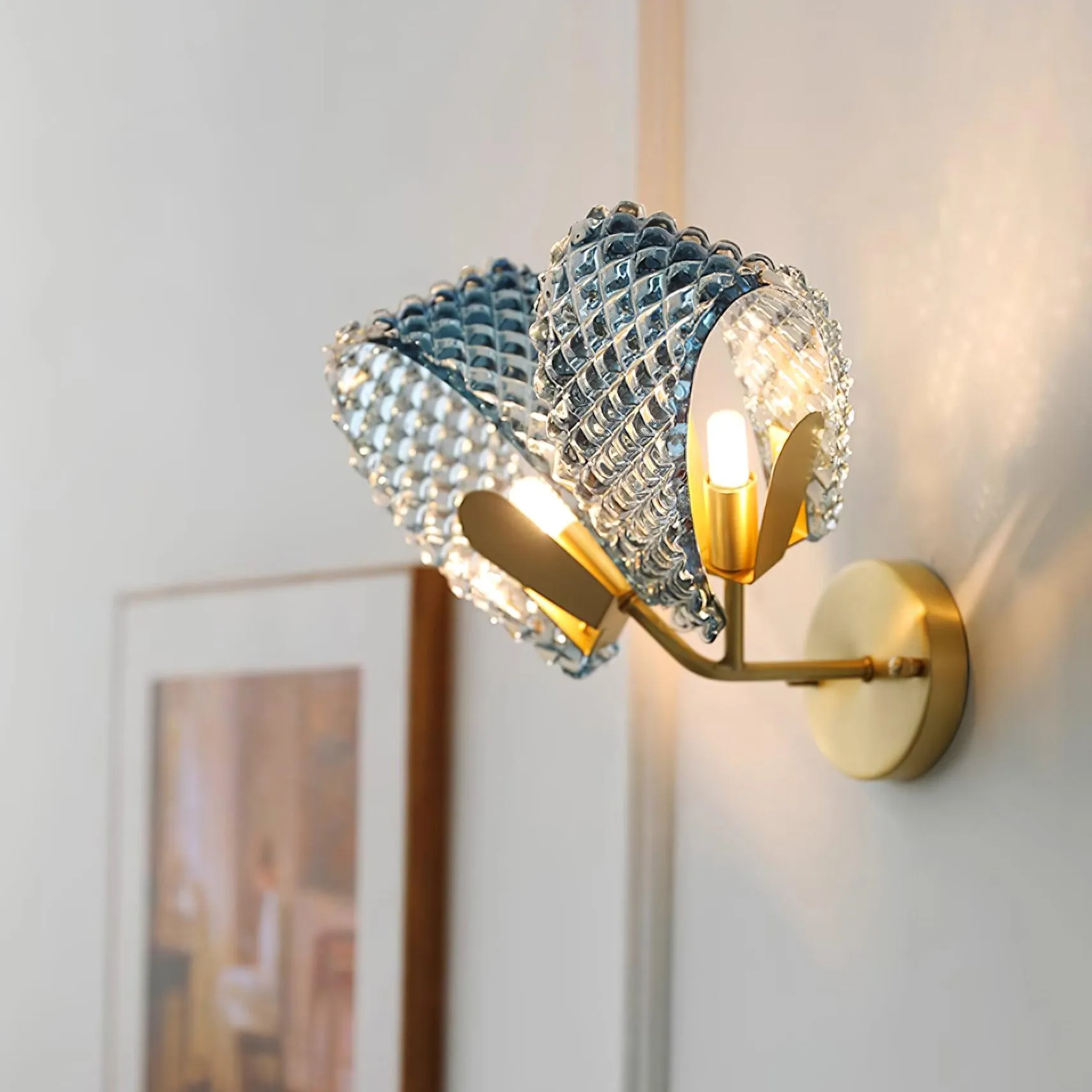 Blue Ribbon Wall Lamp