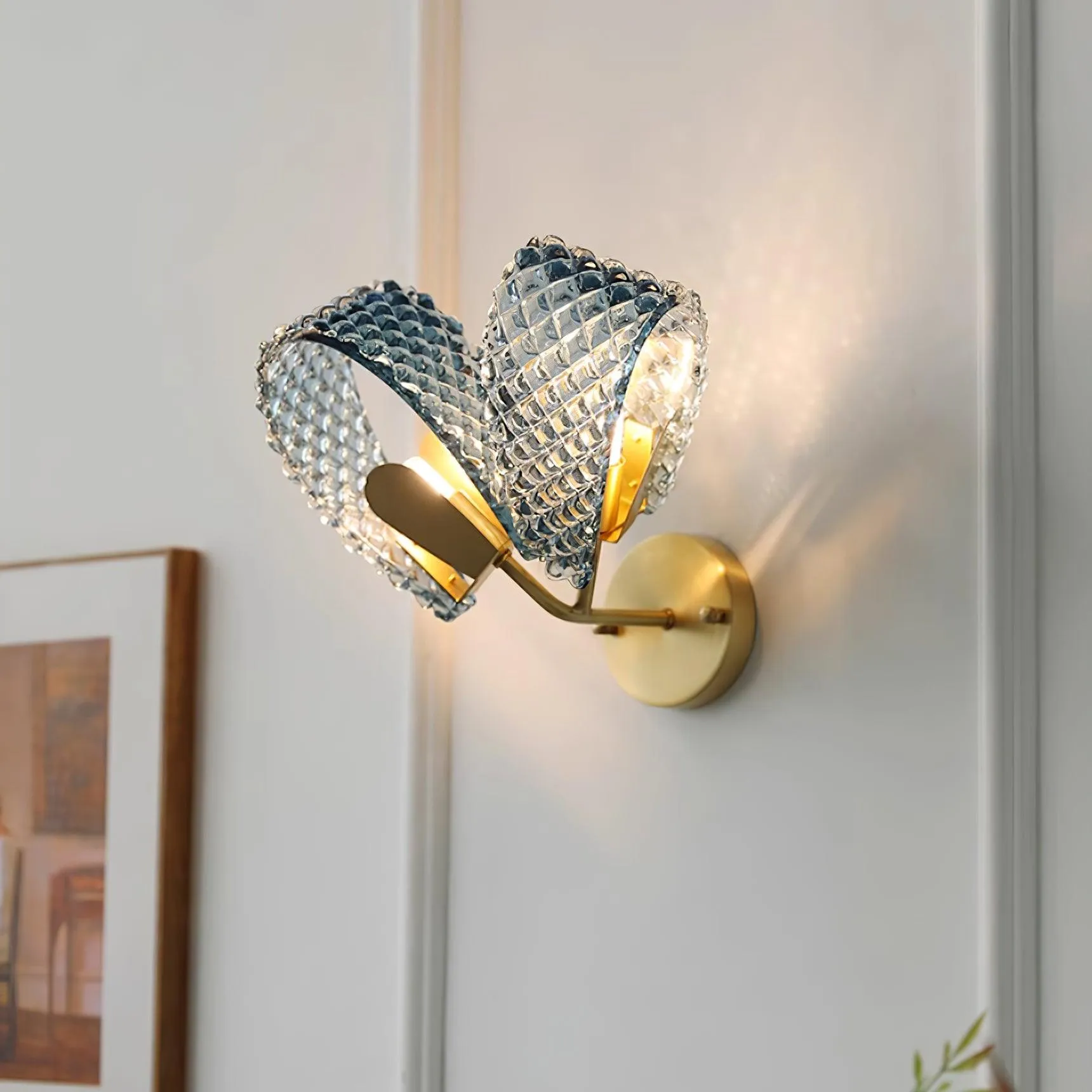 Blue Ribbon Wall Lamp