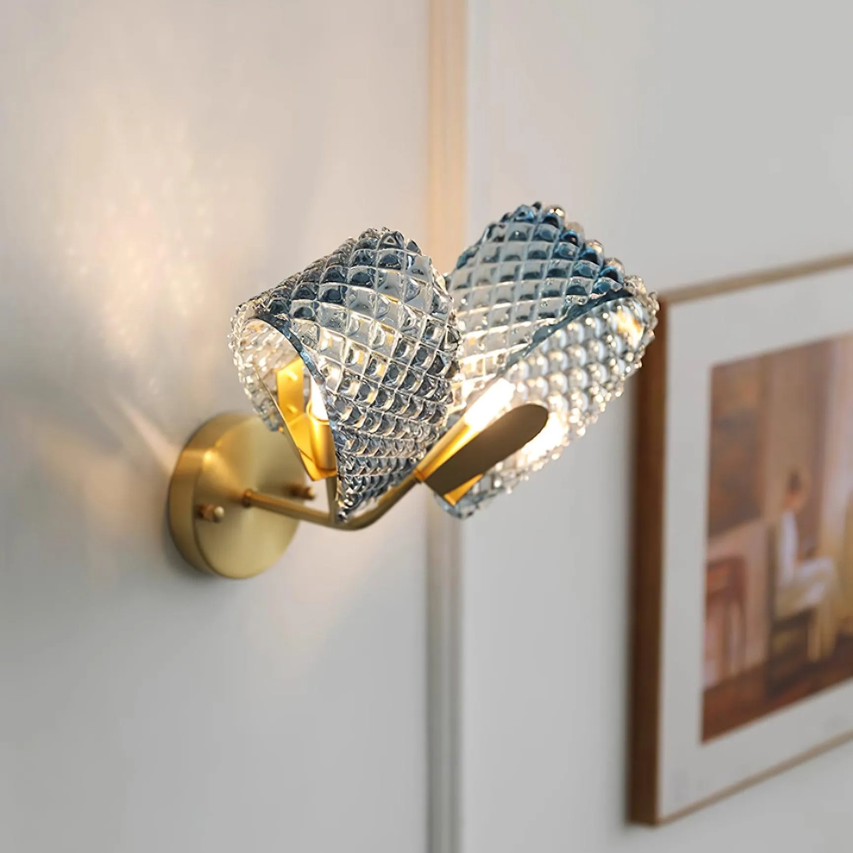 Blue Ribbon Wall Lamp