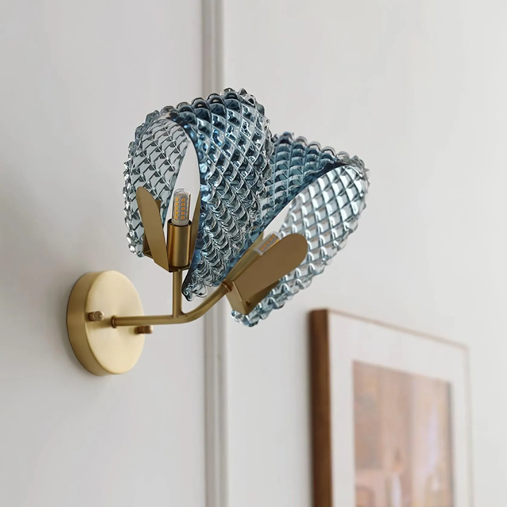 Blue Ribbon Wall Lamp