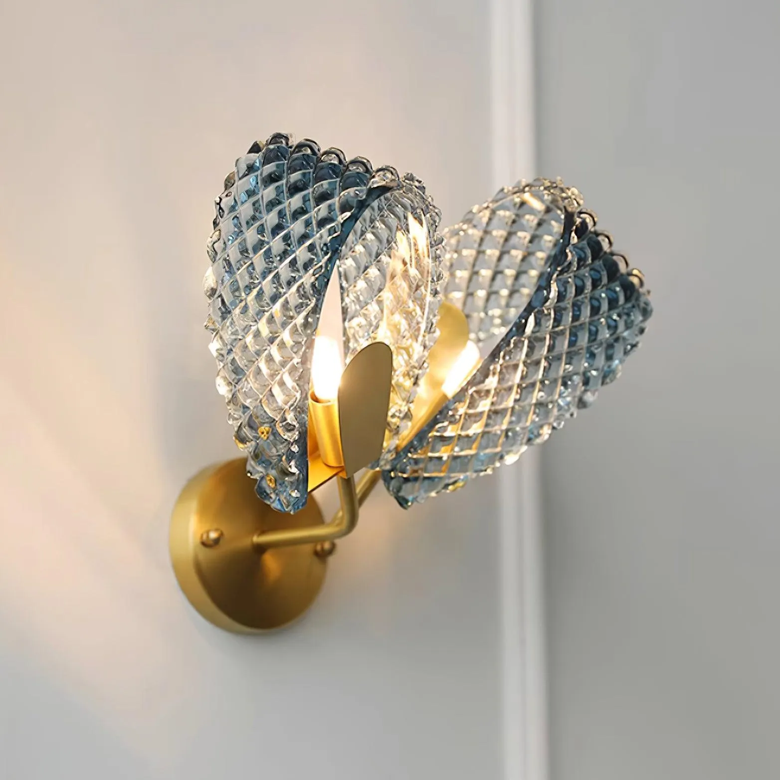 Blue Ribbon Wall Lamp