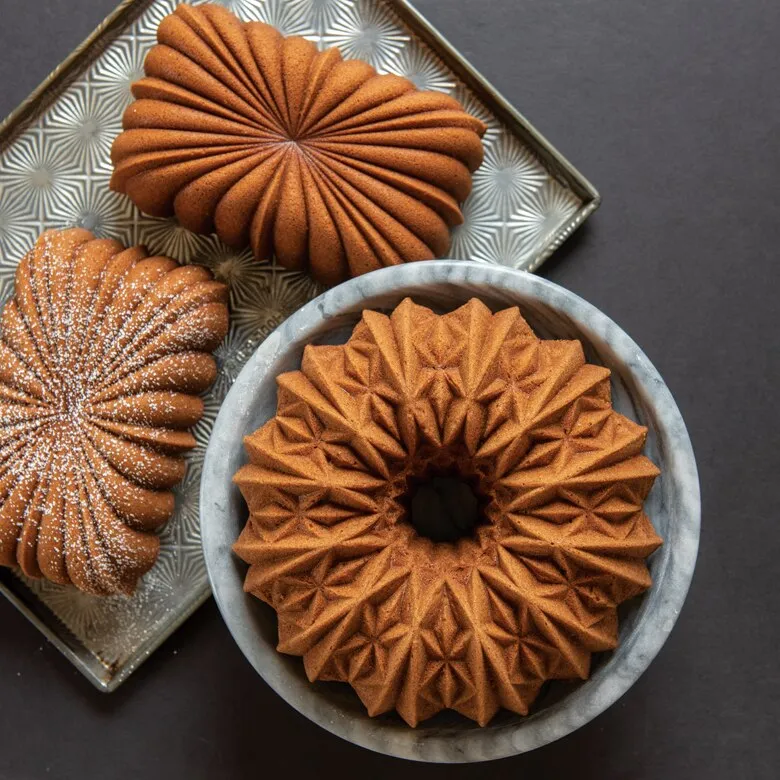 Bundt Pan Crystal Cut Nordic Ware