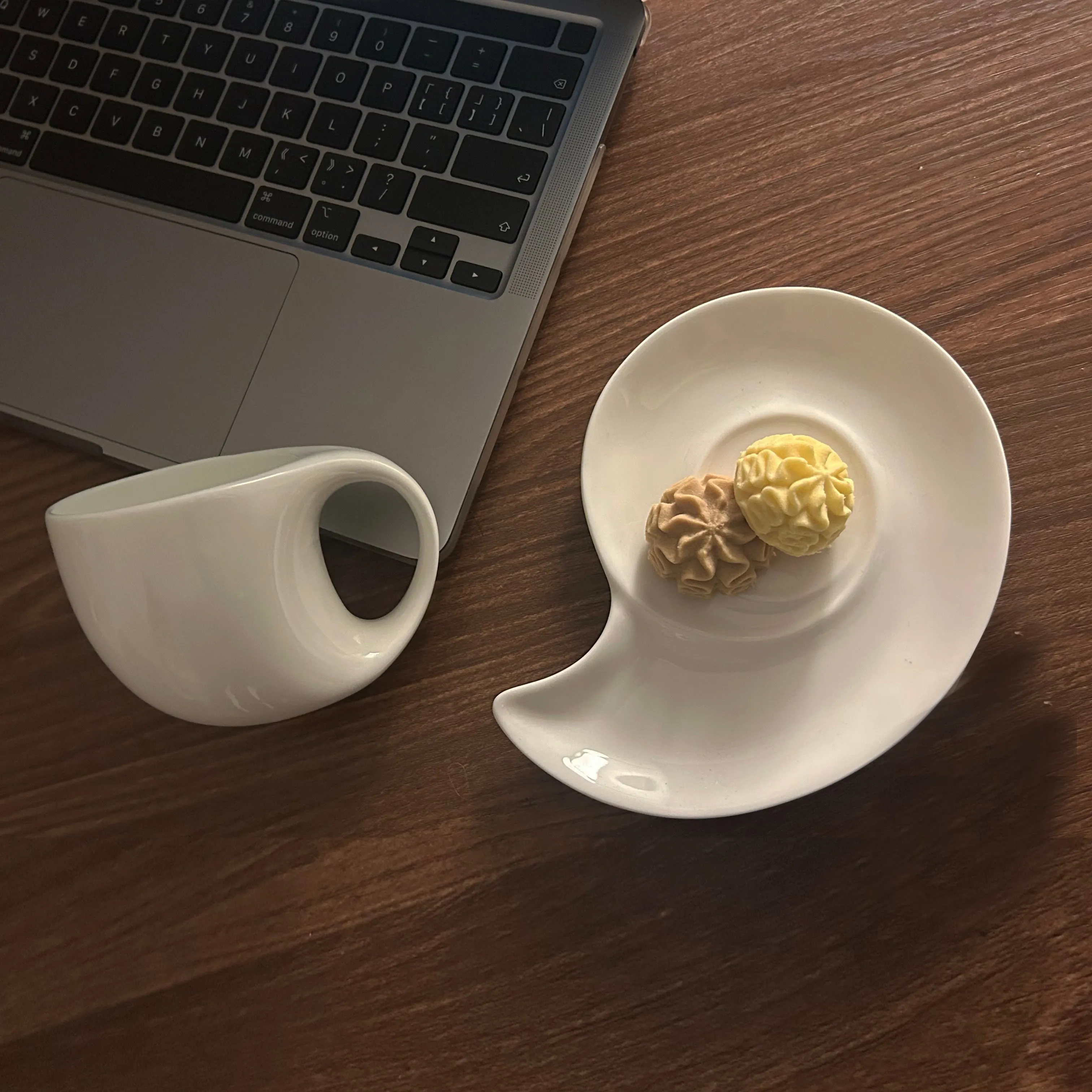 Conch-shaped Coffee Cup