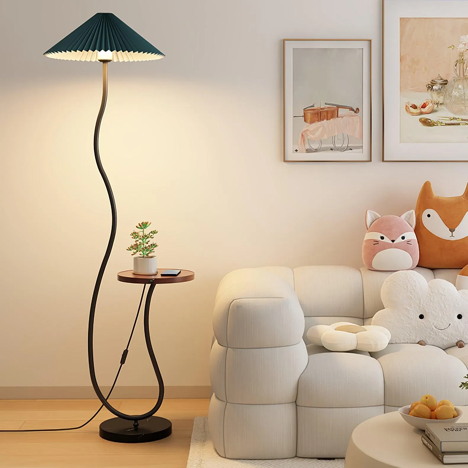 Curvatura Floor Lamp