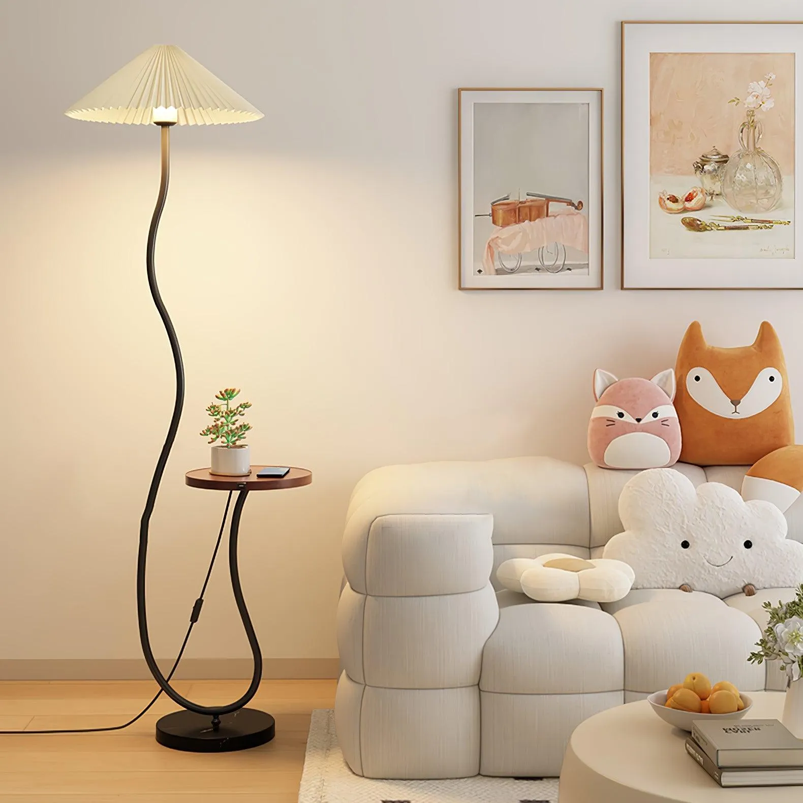 Curvatura Floor Lamp