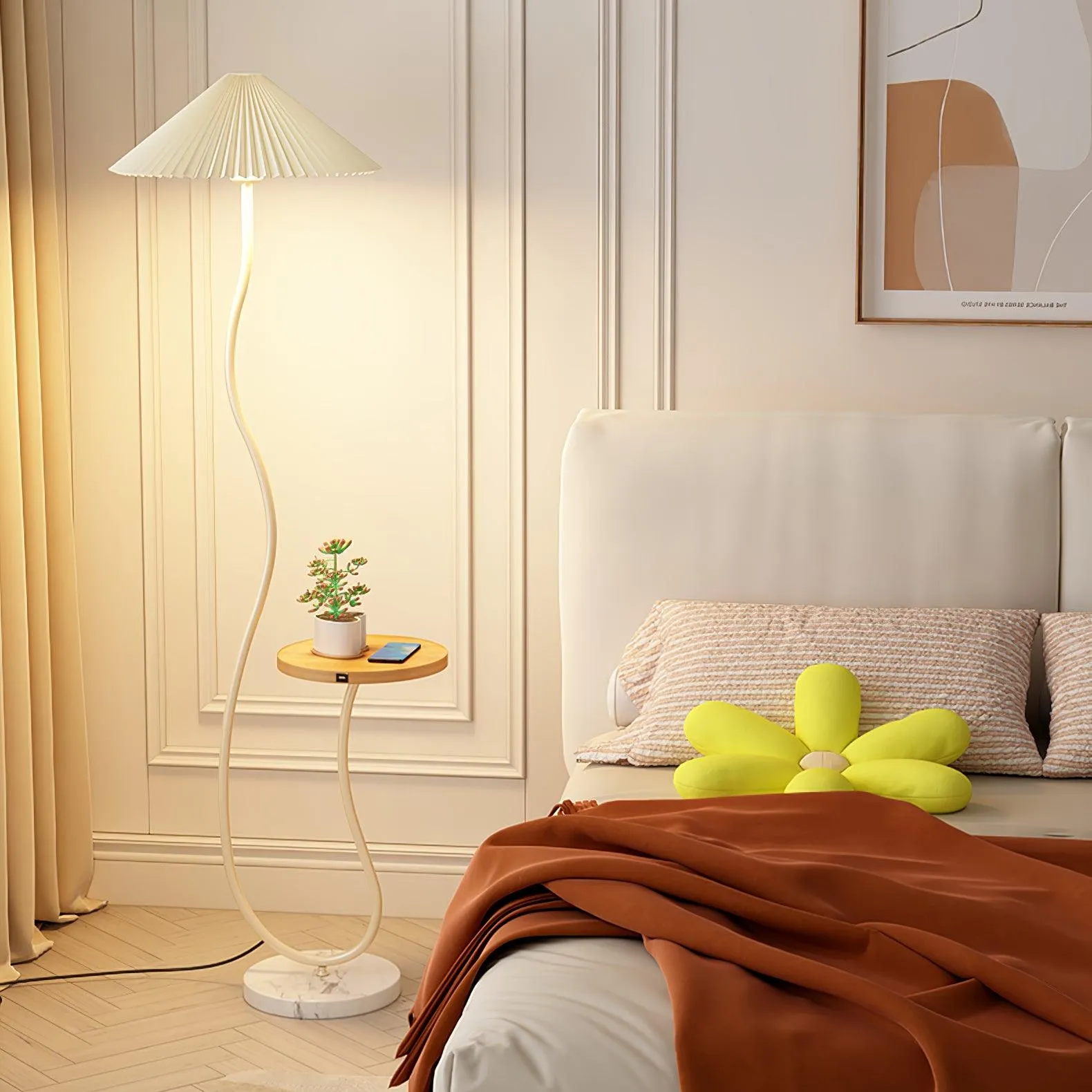 Curvatura Floor Lamp