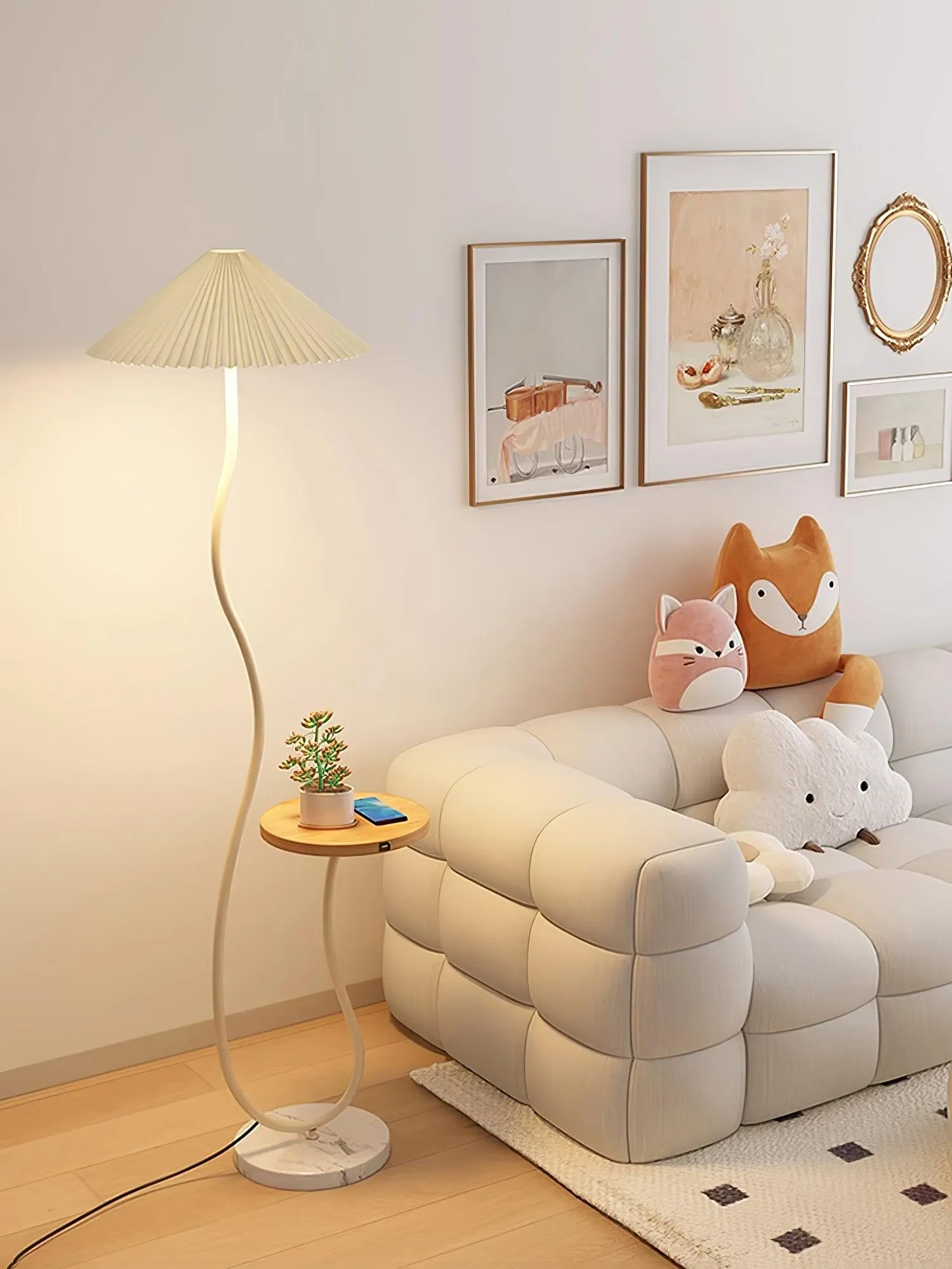 Curvatura Floor Lamp