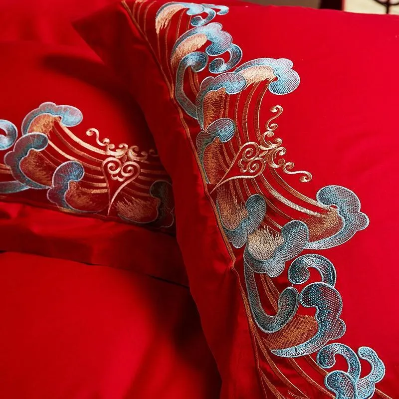 Luxury Red 100% Cotton Oriental Style Embroidery Wedding Bedding Sets