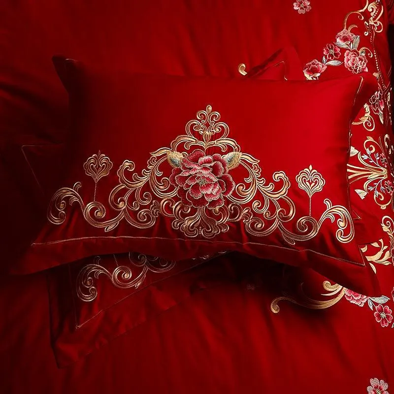 Luxury Red 100% Cotton Oriental Style Embroidery Wedding Bedding Sets