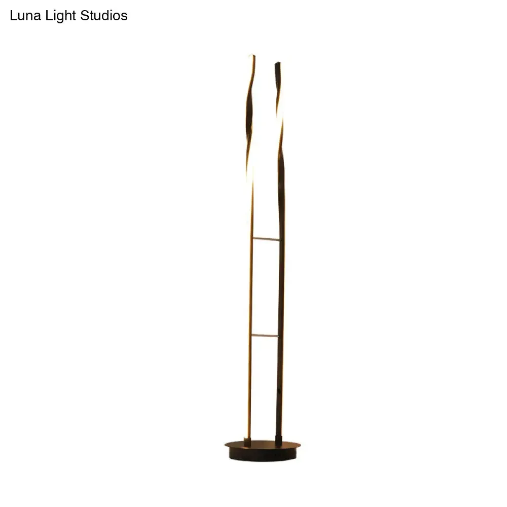 Minimalist Black Ladder Standing Lamp: Acrylic LED Floor Lighting for Bedroom Reading - Warm/White/Natural Light