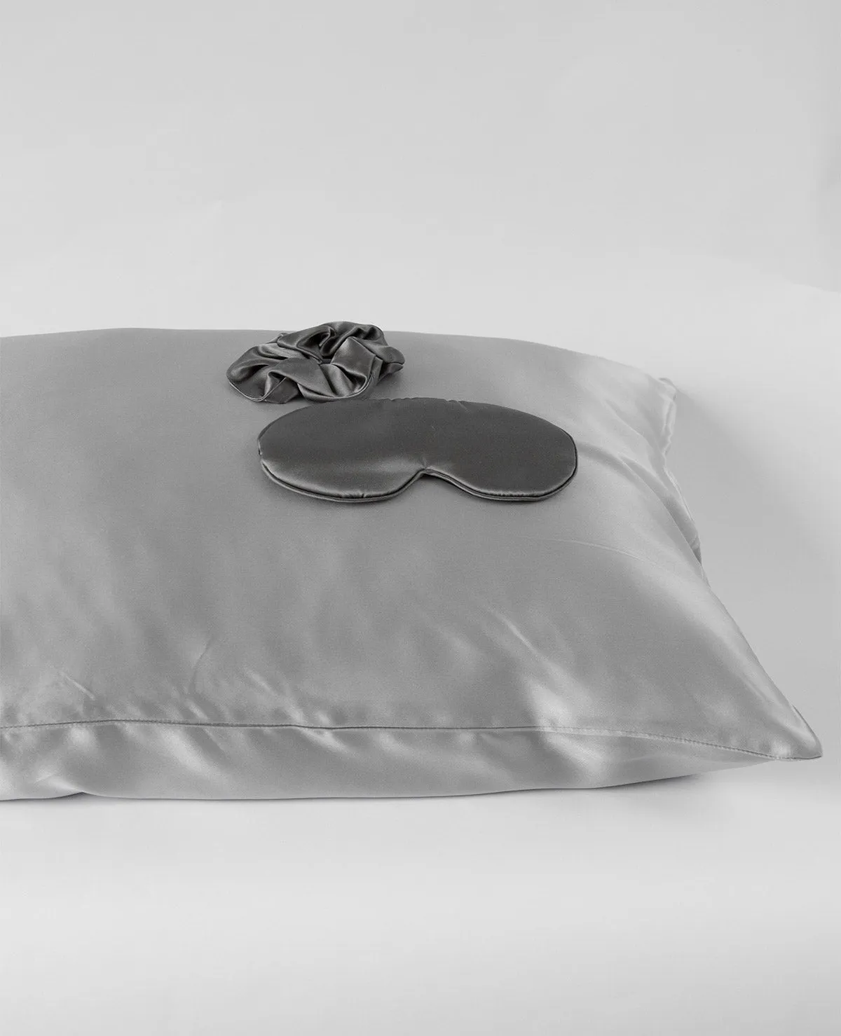 Pure Silk Beauty Sleep Set White & Grey