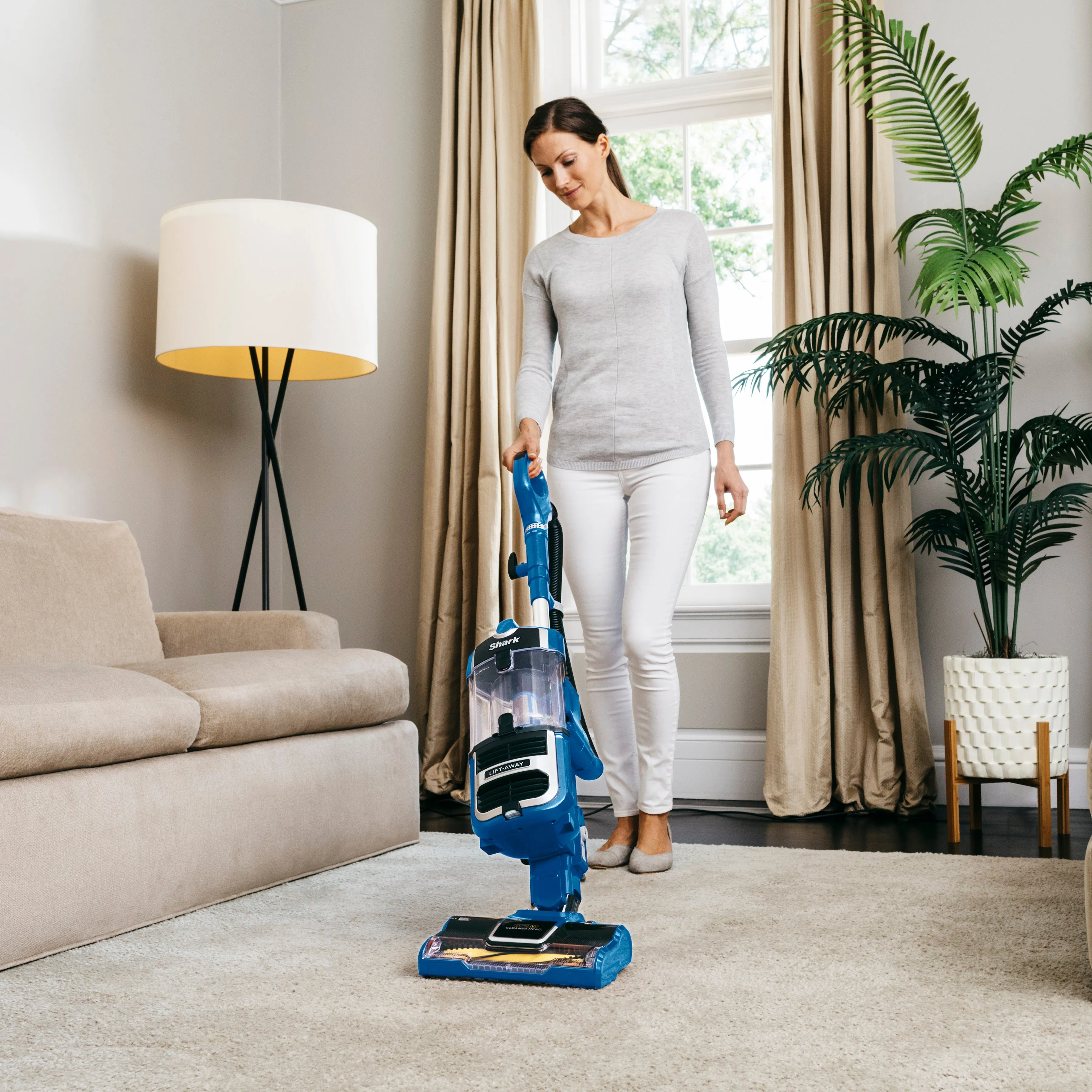 Shark Navigator Lift-Away Speed Zero-M Upright Vacuum ( ZU560 )